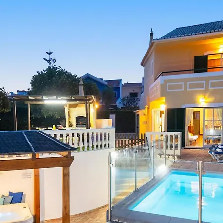 Fantastic Villa With Heatable Pool Jacuzzi And Bbq فيلة بورتيماو