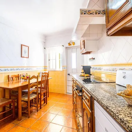 Fantastic Villa With Heatable Pool Jacuzzi And Bbq بورتيماو