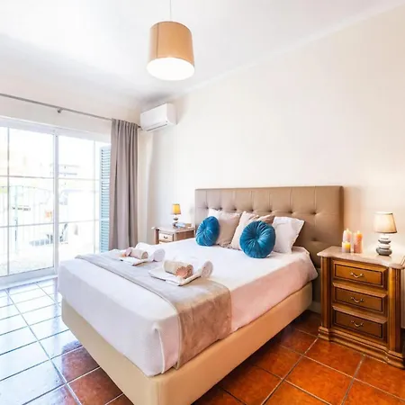 Villa Fantastic Villa With Heatable Pool Jacuzzi And Bbq Portimao